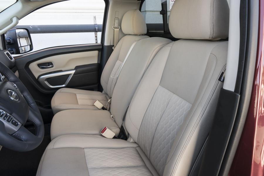  Nissan Titan SV Single Cab 2016 года  (фото 9 из 13)